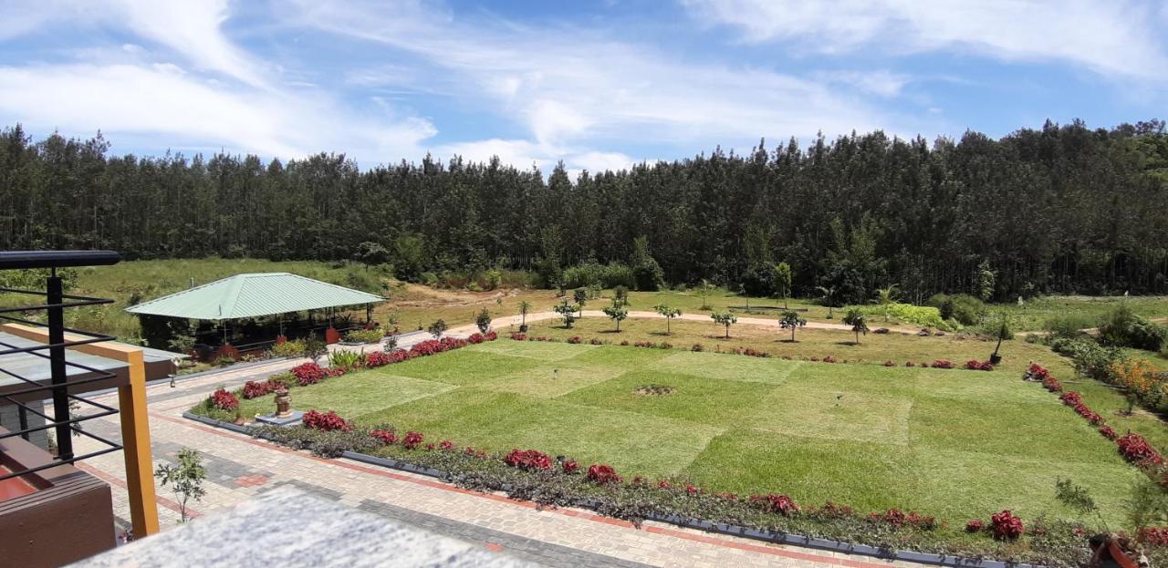 Silvershine Homestay จิกมากาลูร์ ภายนอก รูปภาพ