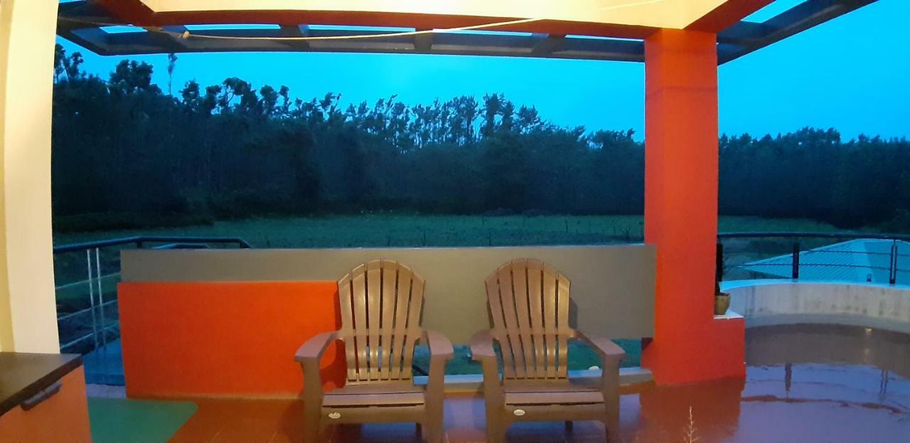 Silvershine Homestay จิกมากาลูร์ ภายนอก รูปภาพ
