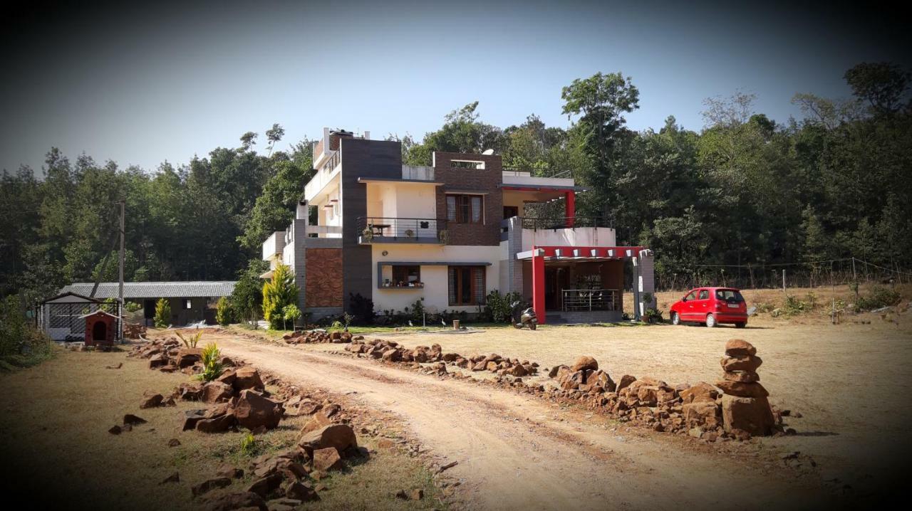 Silvershine Homestay จิกมากาลูร์ ภายนอก รูปภาพ