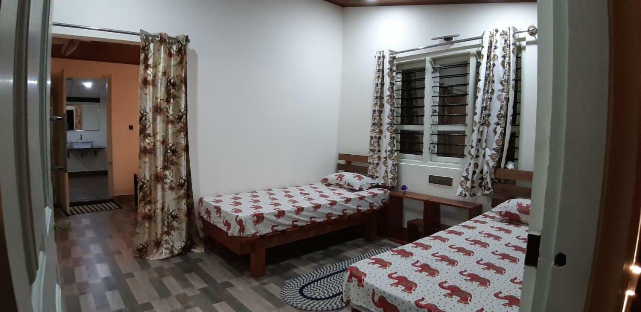 Silvershine Homestay จิกมากาลูร์ ภายนอก รูปภาพ